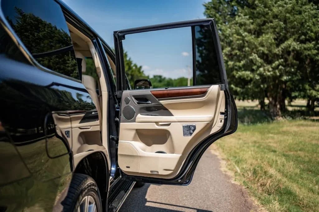 2017 Lexus LX570, view