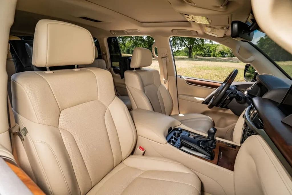 2017 Lexus LX570, view