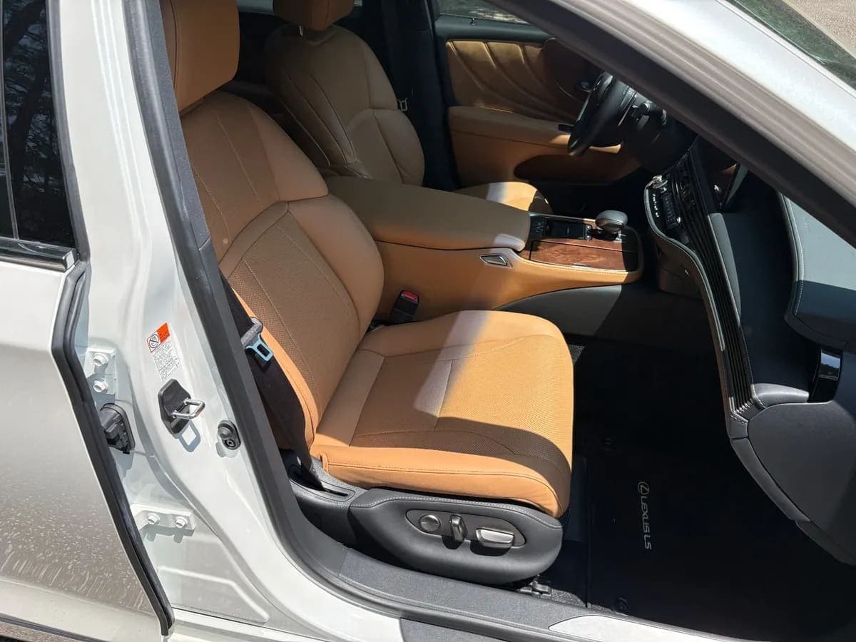 2021 Lexus LS 500 BASE, view