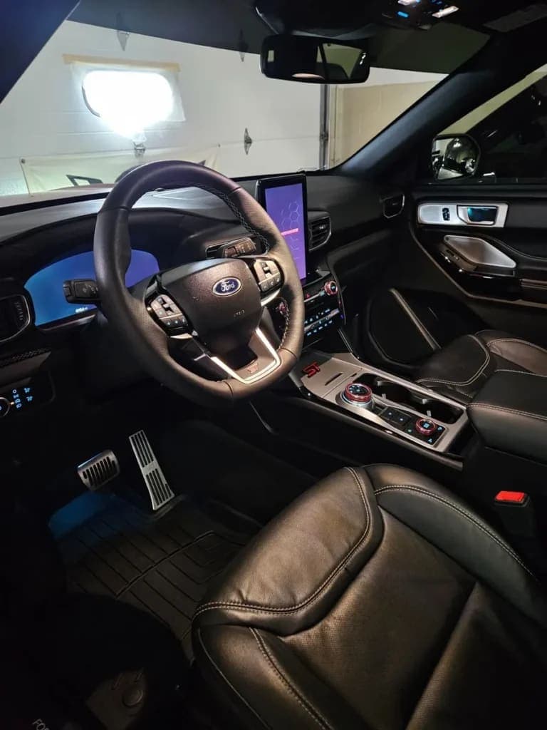 2023 Ford Explorer ST, view