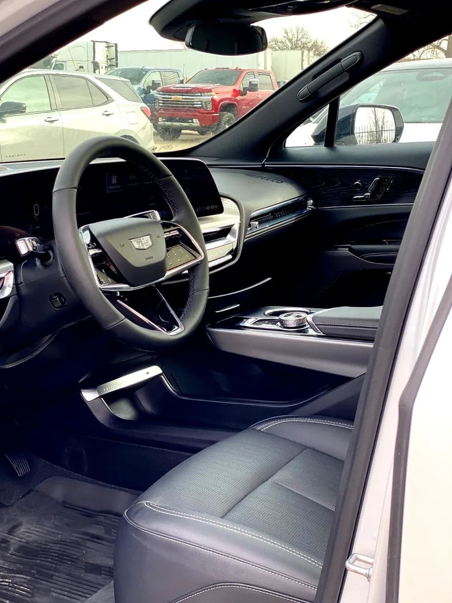 2025 Cadillac LYRIQ SPORT, view